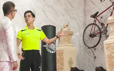 Ngọc Sơn tiết lộ lý do treo một chiếc xe đạp cũ giữa biệt thự trăm tỷ