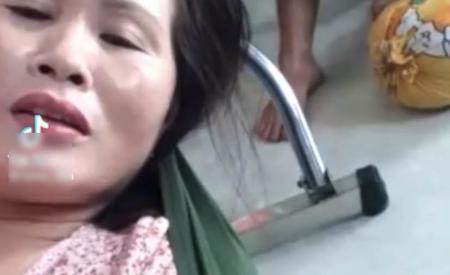 Em gái qua Nhật theo anh, bố mẹ vui chảy nước mắt khi thấy cả 2 nô đùa
