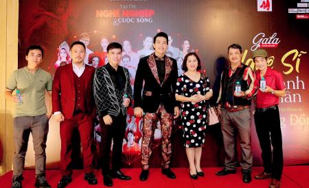 Ca sĩ Hồ Quang Lộc, hạnh phúc khi được vinh danh “Nghệ sĩ có trái tim vì cộng đồng”