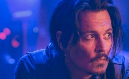 Johnny Depp tận hưởng bình yên sau thắng kiện